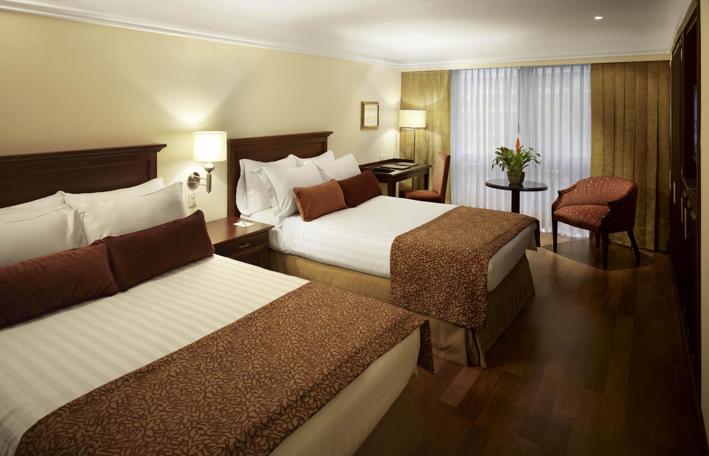 Hotel Estelar La Fontana Bogotá Eksteriør billede A room at the Four Seasons Hotel in Bogotá, Colombia