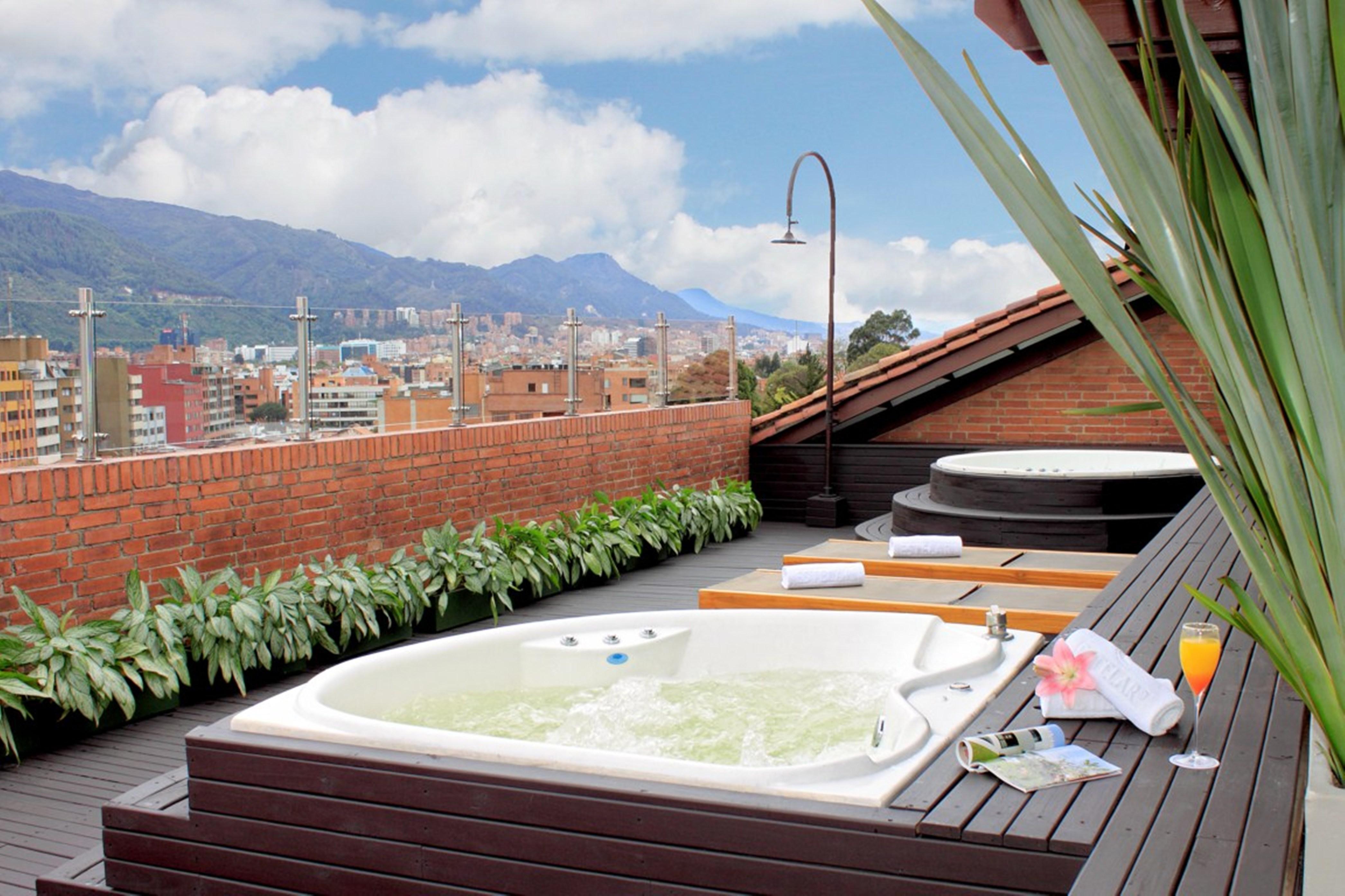 Hotel Estelar La Fontana Bogotá Eksteriør billede Rooftop Jacuzzi