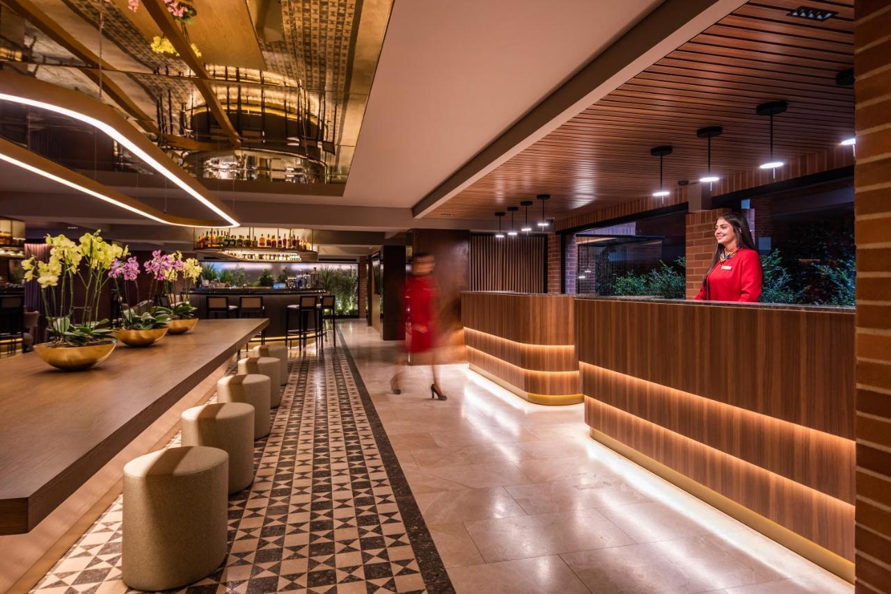 Hotel Estelar La Fontana Bogotá Eksteriør billede The new Thai First Class Lounge at Suvarnabhumi Airport