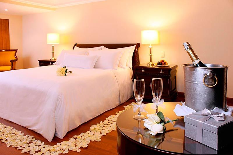 Hotel Estelar La Fontana Bogotá Eksteriør billede A suite at the hotel