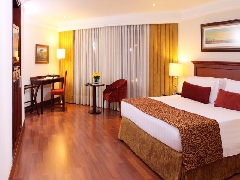 Hotel Estelar La Fontana Bogotá Eksteriør billede A room at the hotel